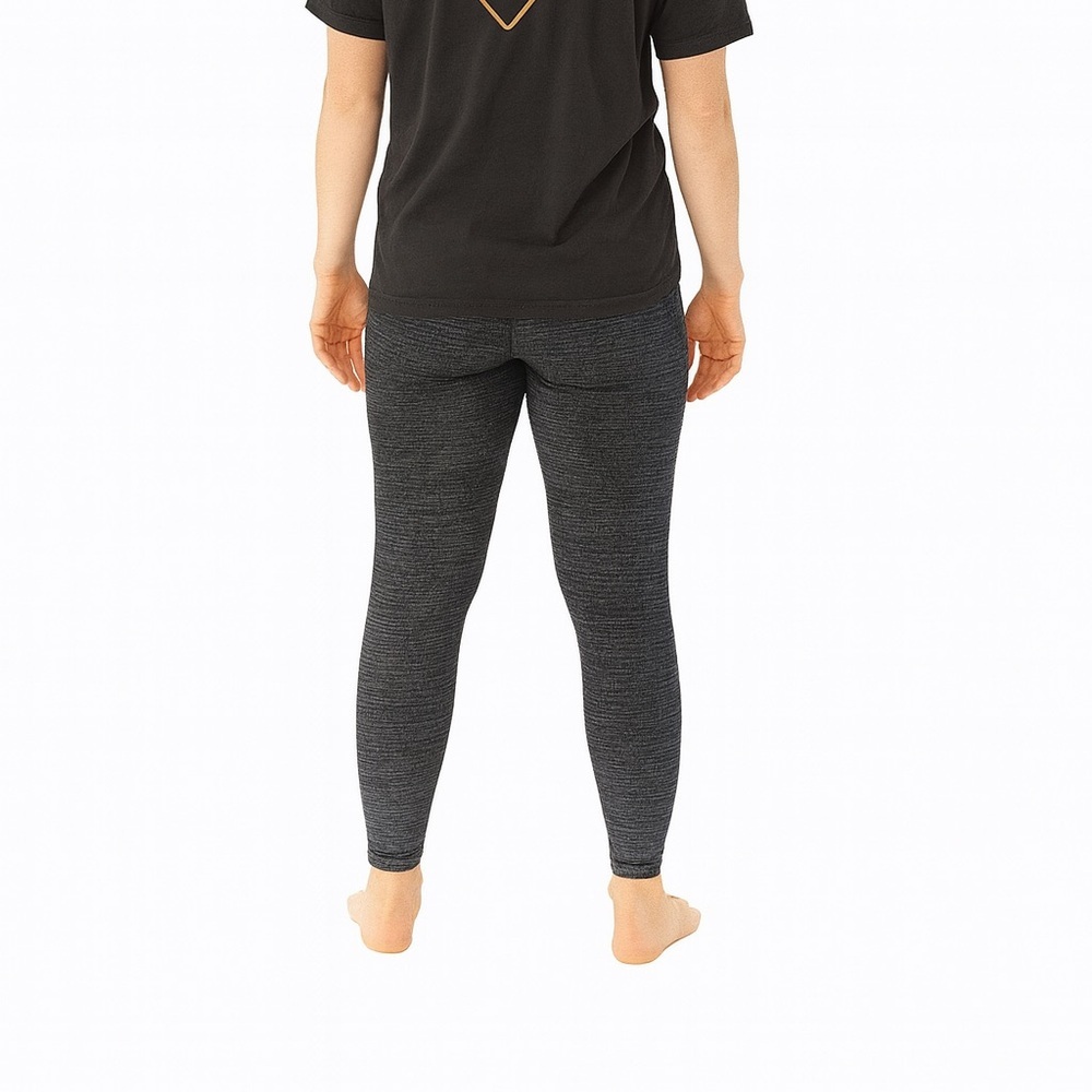 Lululemon Size 4 High-Waisted Athletic Leggings.